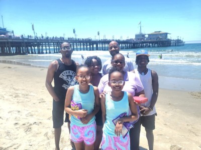Family of 7 at the beach