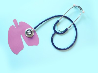 Stethoscope with drawing of lungs
