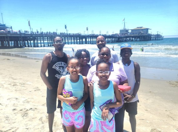 Family of 7 at the beach