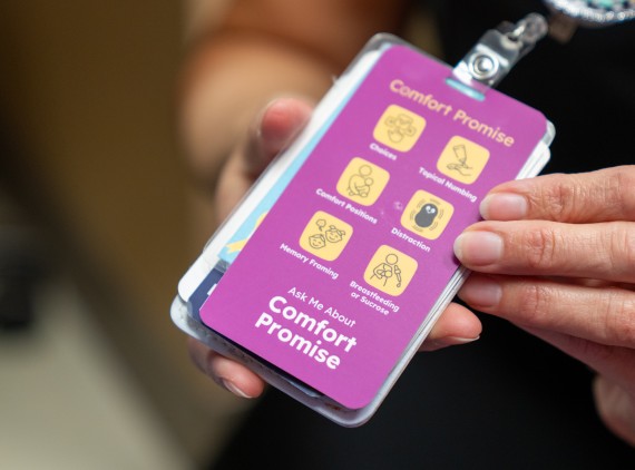 Badge card with comfort icons