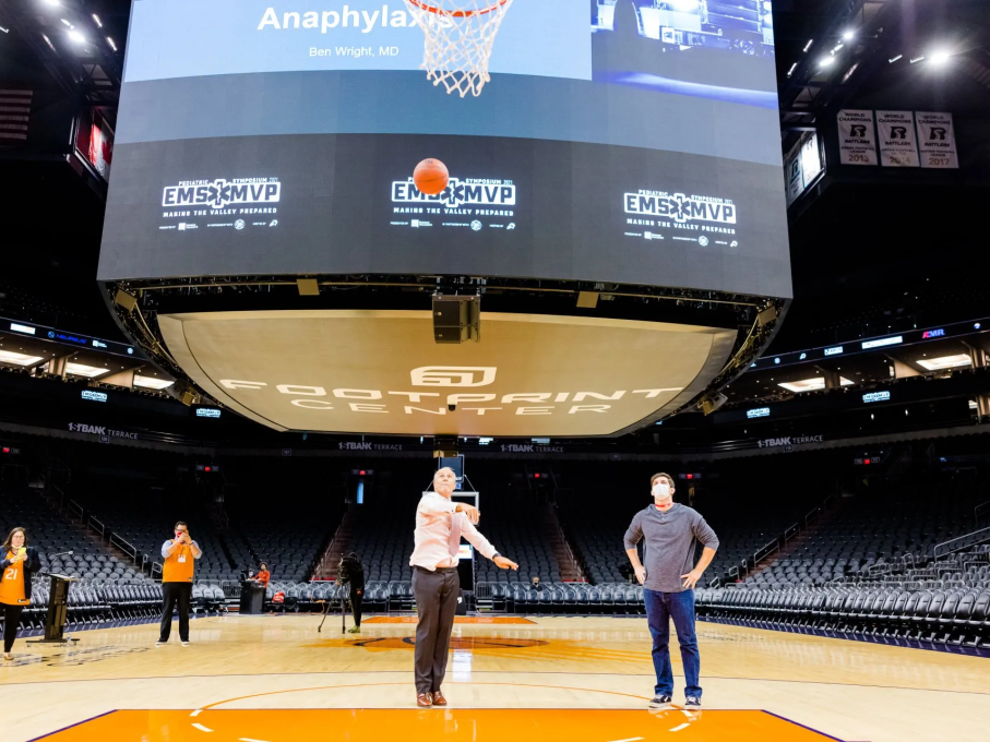 Attendees playing basketball at EMS conference