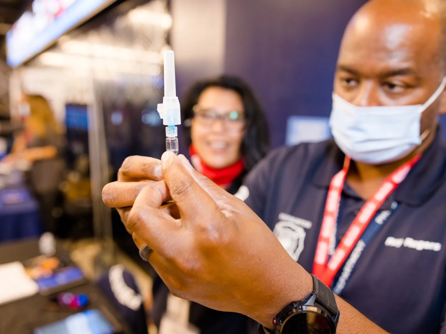 Man doing demonstration at EMS conference